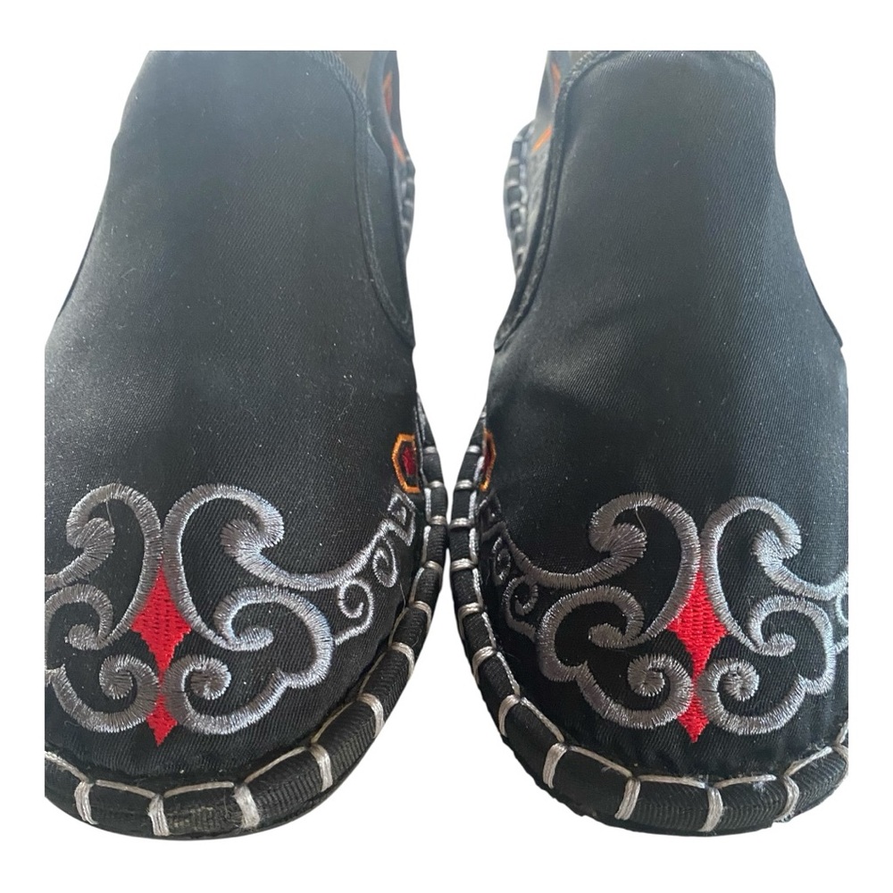 Black Embroidered Slip-On Shoes unisex - Picture 9 of 10